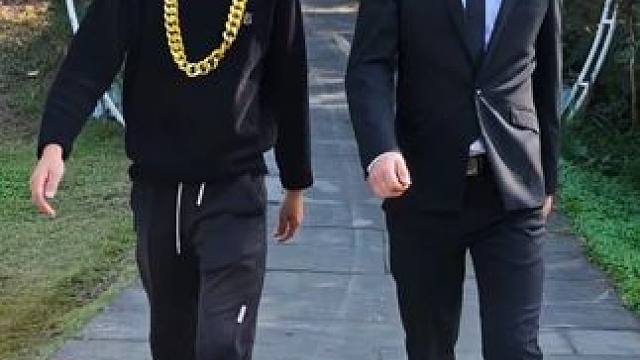 这也没用腰部发力啊？