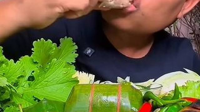 泰式烤酸猪肉配上小辣椒️