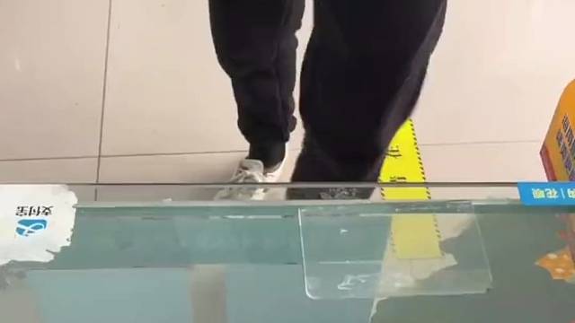 煊赫门就能摸手，那我来包和天下岂不是