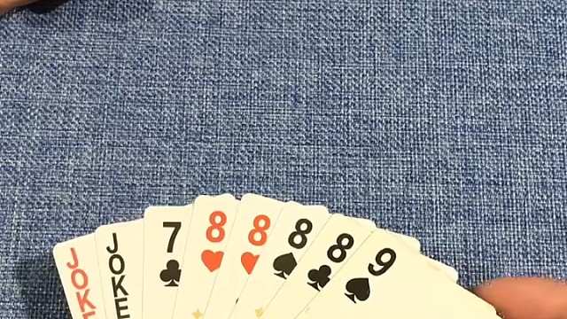 牌太多了，打不出去呀。