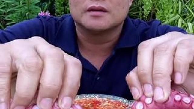 鲜榨小米辣蘸水️脆甜鲜嫩大章鱼足