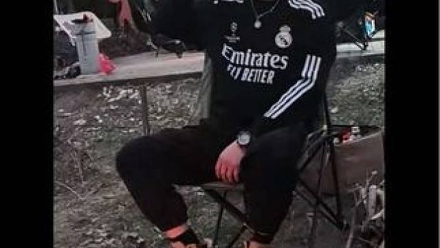 夜晚露营，篝火小聚，灯光温暖！你有没有自愈小伙伴们！