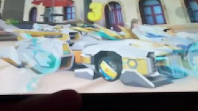 玩飞车唯一的执念：勋章机甲