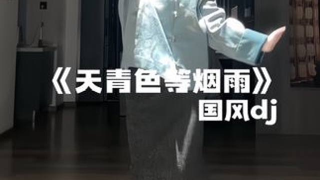 撰写在滕王阁里 怅然轻落笔