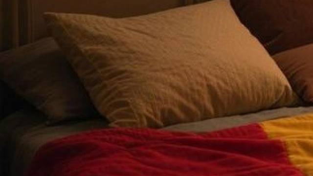 被暴风雪包围的夜晚，呆在温暖小屋里放松入眠吧