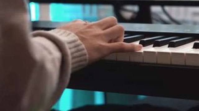 少年不识愁滋味，为赋新词强说愁。而今识尽愁滋味，欲说还休，却道“天凉好个秋”！