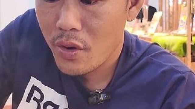 晚饭来餐厅吃烤鳗鱼拌饭