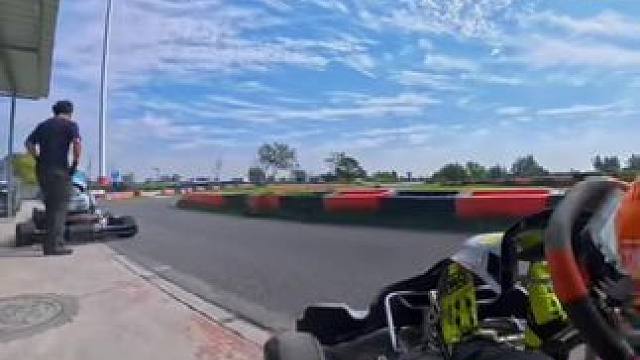 听这引擎声就心情愉悦！