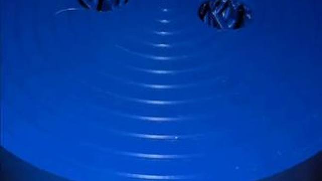 3D 打印便携式凳子。