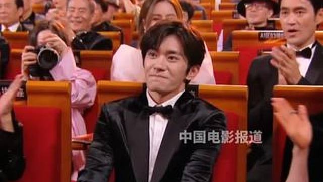回顾 男女演员获奖的激动时刻