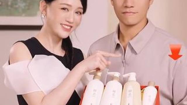 无惧发丝细软塌，控油蓬松全靠它-- 现在来中国电影报道直播间，这款众多明星推荐的宝藏护发神器——赫系