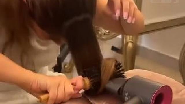 当你想要卷发但没有直板夹时，有的是力气手段