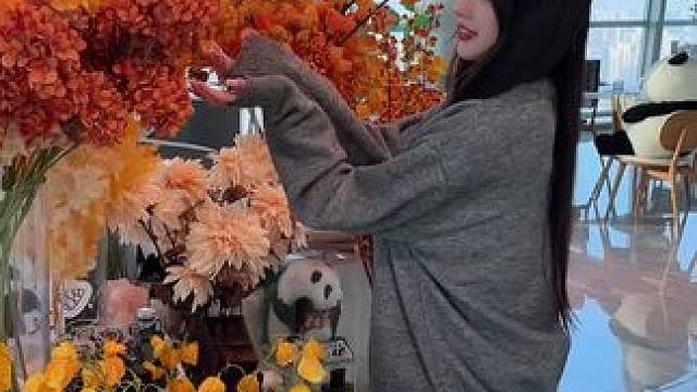 在双子塔高空嘉州李喝下午茶看绝美日落