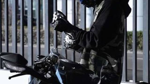 风已经有冬天的味道了 这一年 又接近了尾声.