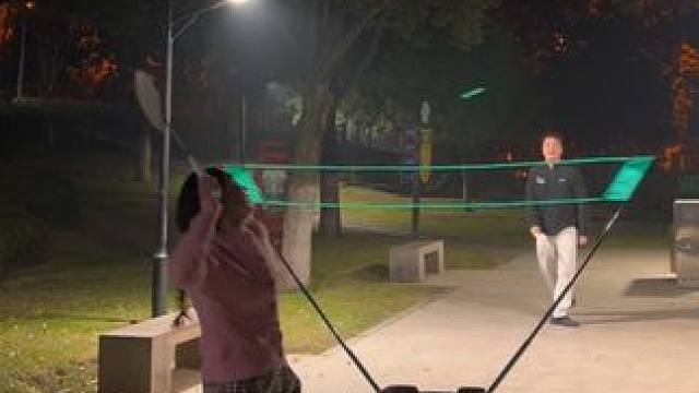 “谢谢你让我的生活丰富起来 即使你是一个爱耍脾气的小女孩”