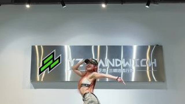 金牛座可能比较适合一个人狂欢