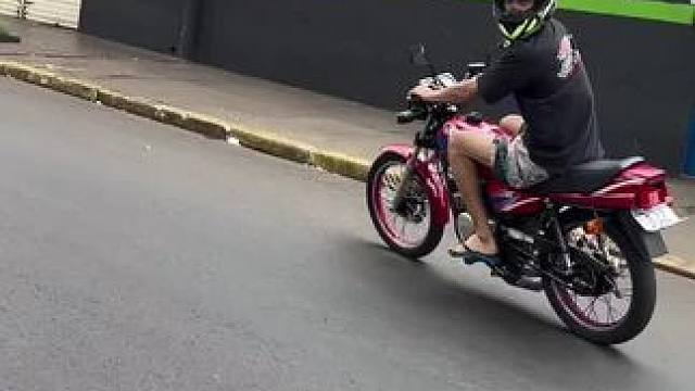 还得是这种小排量的摩托车玩着爽