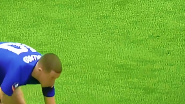 梅西附体的大吉鲁在禁区闪转腾挪