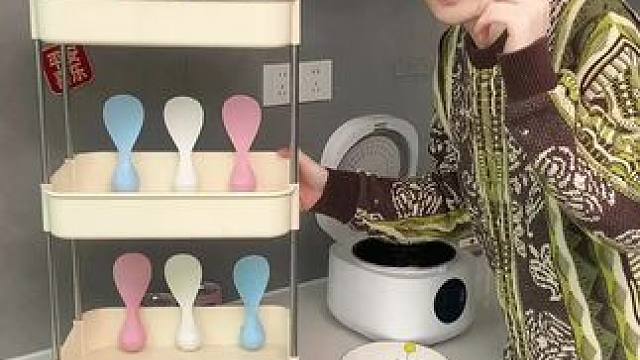 不倒翁饭勺 这个不倒翁米饭勺简直太方便了，怎么扔都不会倒，每天都要吃米的赶紧试试