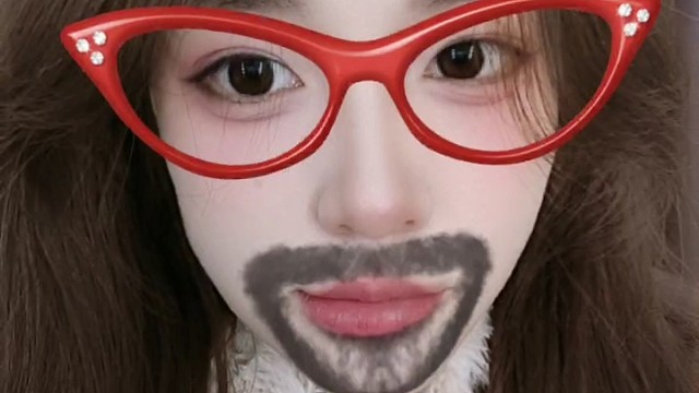 美女一般都不发自拍，但我不一般