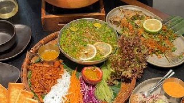 和小姐妹吃云贵川漂亮饭的VLOG