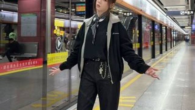 170左右的男生直接跟着抄作业，双面穿外套通勤穿搭不费脑！