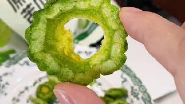 非油炸原切苦瓜脆，酥酥脆脆还有回甘真的好好吃