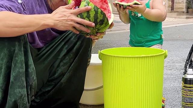 辞职带娃,日里猪狗闺蜜俩的解暑系列来了