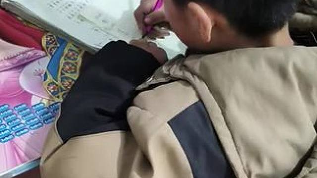 老大字也写不好。