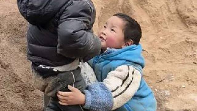 这衣服一会儿就脏了。