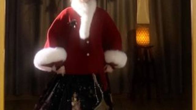 “辞暮尔尔，烟火年年”