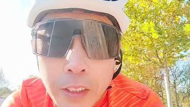 如果你只是想锻炼身体，那么休闲骑是你最好的选择，有一辆自行车，有一个目的地就行了，休闲无伤！大家平时