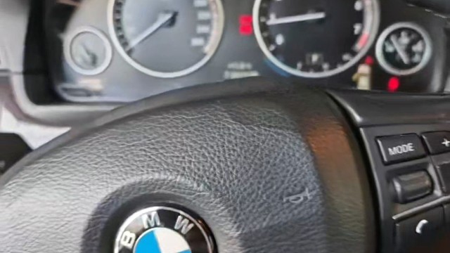 宝马5系F18 压缩机无法关闭 只有关闭风机才会停止 更换空调面板 编程 都不好用 无故障码