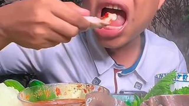 刚出锅的煮牛肚太好吃了