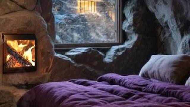 住在一个温暖山洞小窝，可以阻挡猛烈风雪，助眠氛围