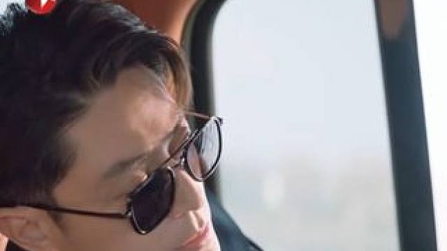 哪怕人至中年，每个男人心里依旧有仗剑走天涯的侠气和热血！