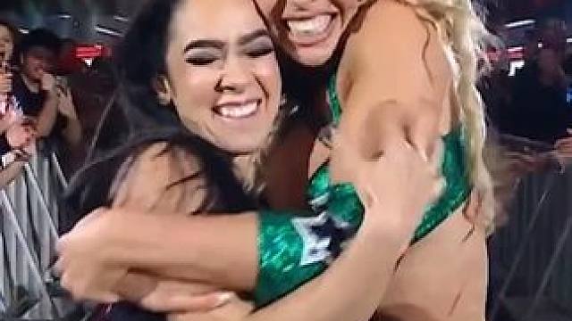 AJ李突然出现 分散了贝基的注意力 麦克辛顺势夺冠！ RAW第1695期