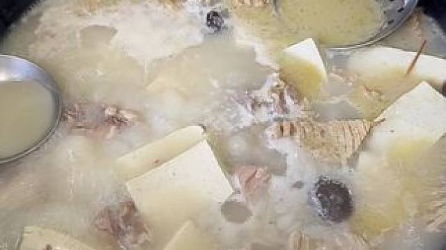 都来白马玉吃清炖地锅鸡