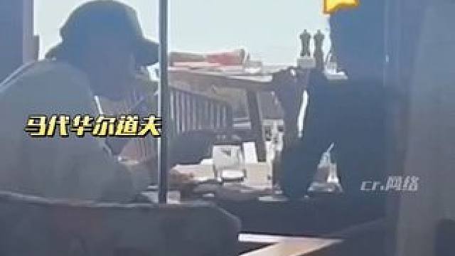 看来爽姐出的书，只有易梦玲看进去了