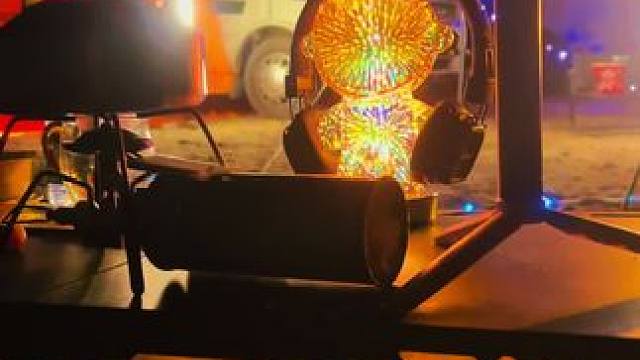 湖北帅哥开着5.99米房车自驾游，把家搬进户外