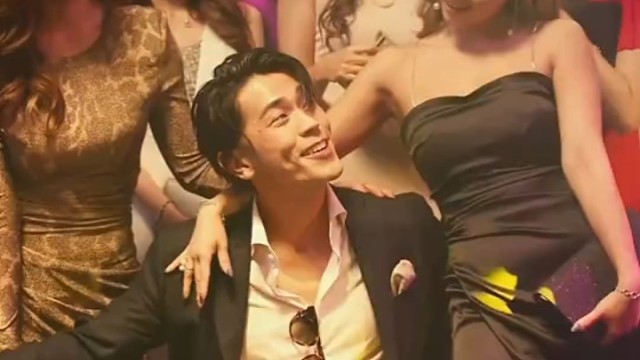 富二代看不上顶级女公关，女公关一招拿捏疯批富二代！