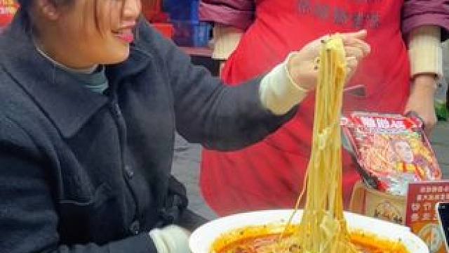 广西表妹轻松拿走6箱螺蛳粉