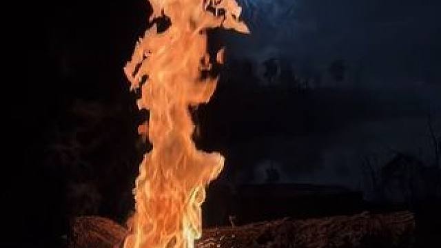 我们无法预知某个瞬间的价值 直到它成为回忆