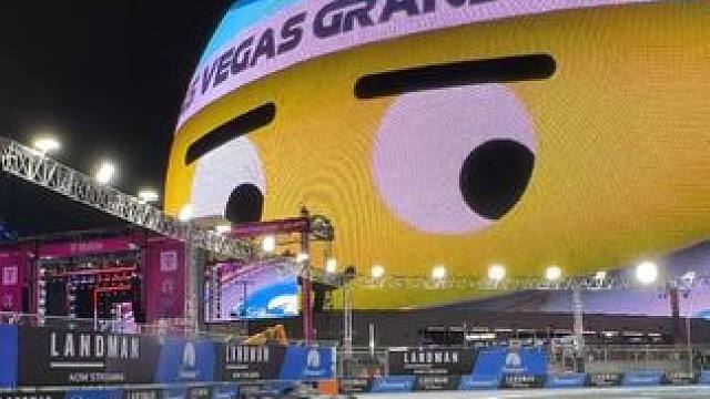 拉斯维加斯大球目不转睛