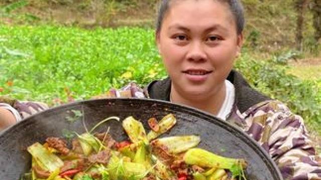 今天用青白菜和牛肉做一锅美味下饭菜