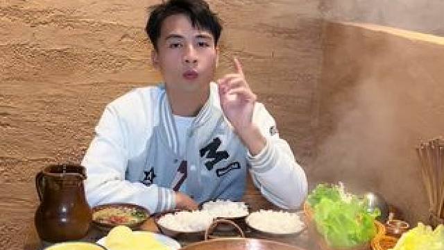 没想到在西关新天地这边78块就拿下这一桌，8荤8素还包含锅底和米饭