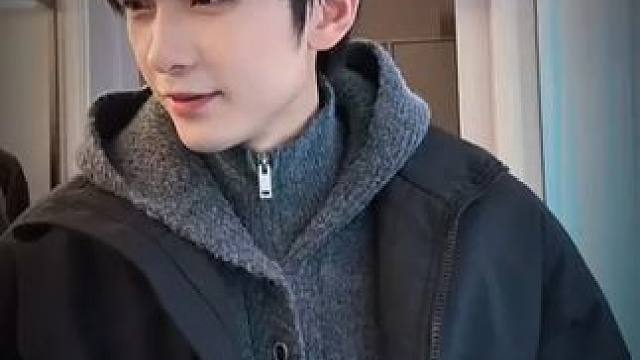 单穿好看！叠穿也很惊艳的毛衣