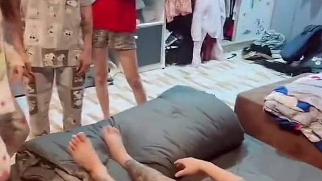 这不得买新能源备着