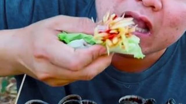 鲜辣️木瓜丝沙拉水煮小田螺