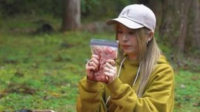 户外肥牛饭，自封袋是个好东西